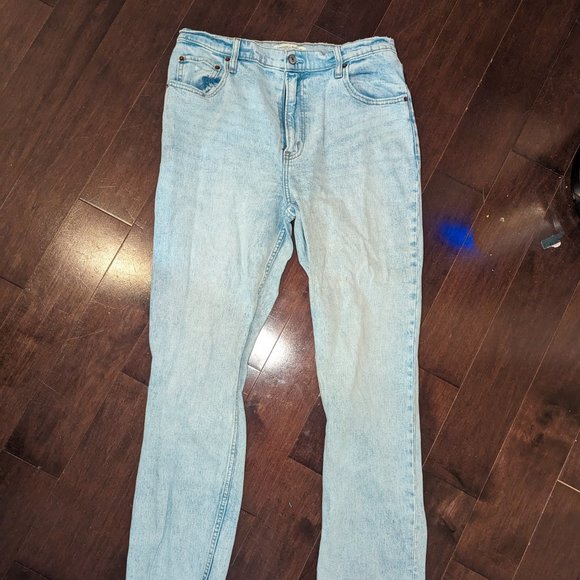 Ultra High Rise 90s Slim Straight Jean - Picture 3 of 5